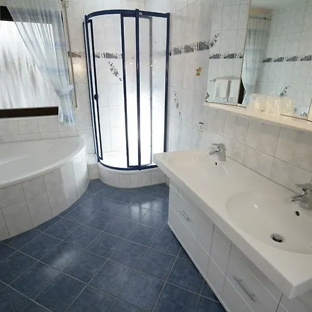 Apartment Am Baronenwald Goeppingen