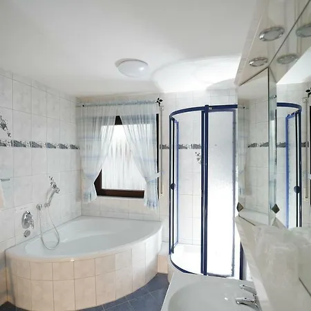 Apartment Am Baronenwald Goeppingen