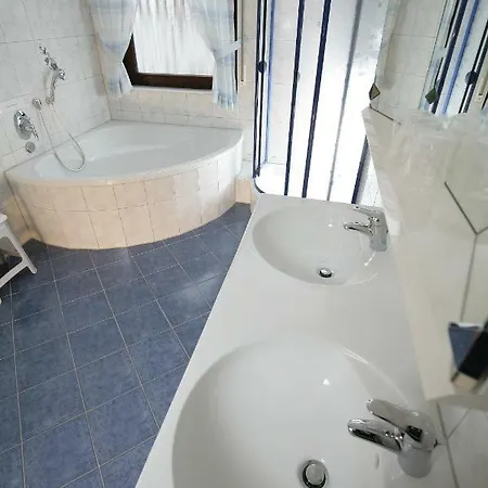 Am Baronenwald Apartment