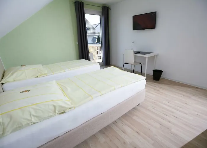 Am Baronenwald 公寓 *